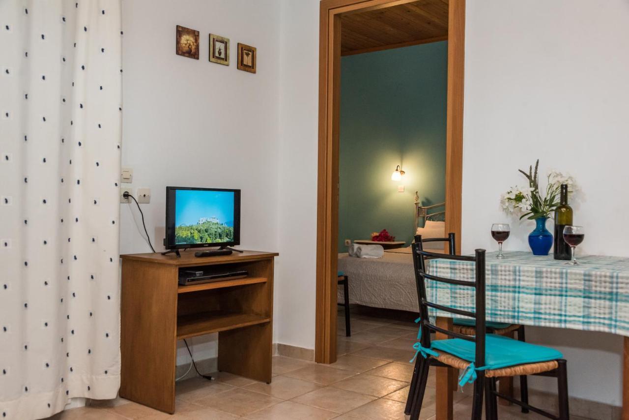 Nemorosa Holiday Houses Méson Yerakaríon Екстериор снимка