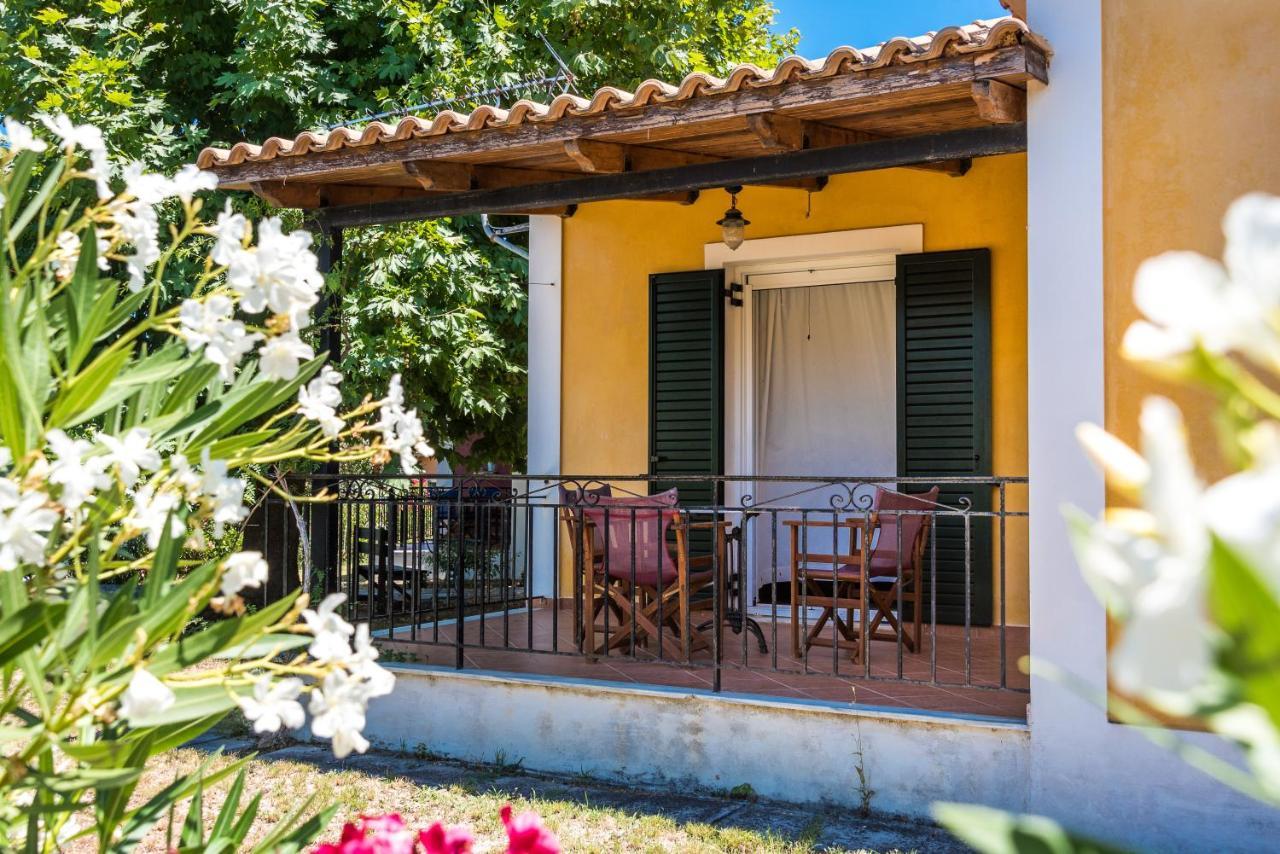 Nemorosa Holiday Houses Méson Yerakaríon Екстериор снимка